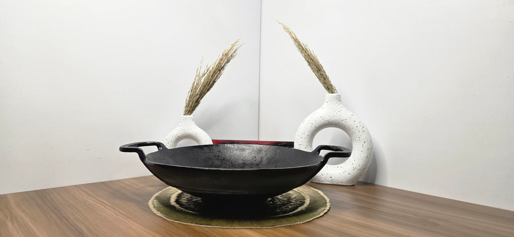 38 cm Cast Iron Wok