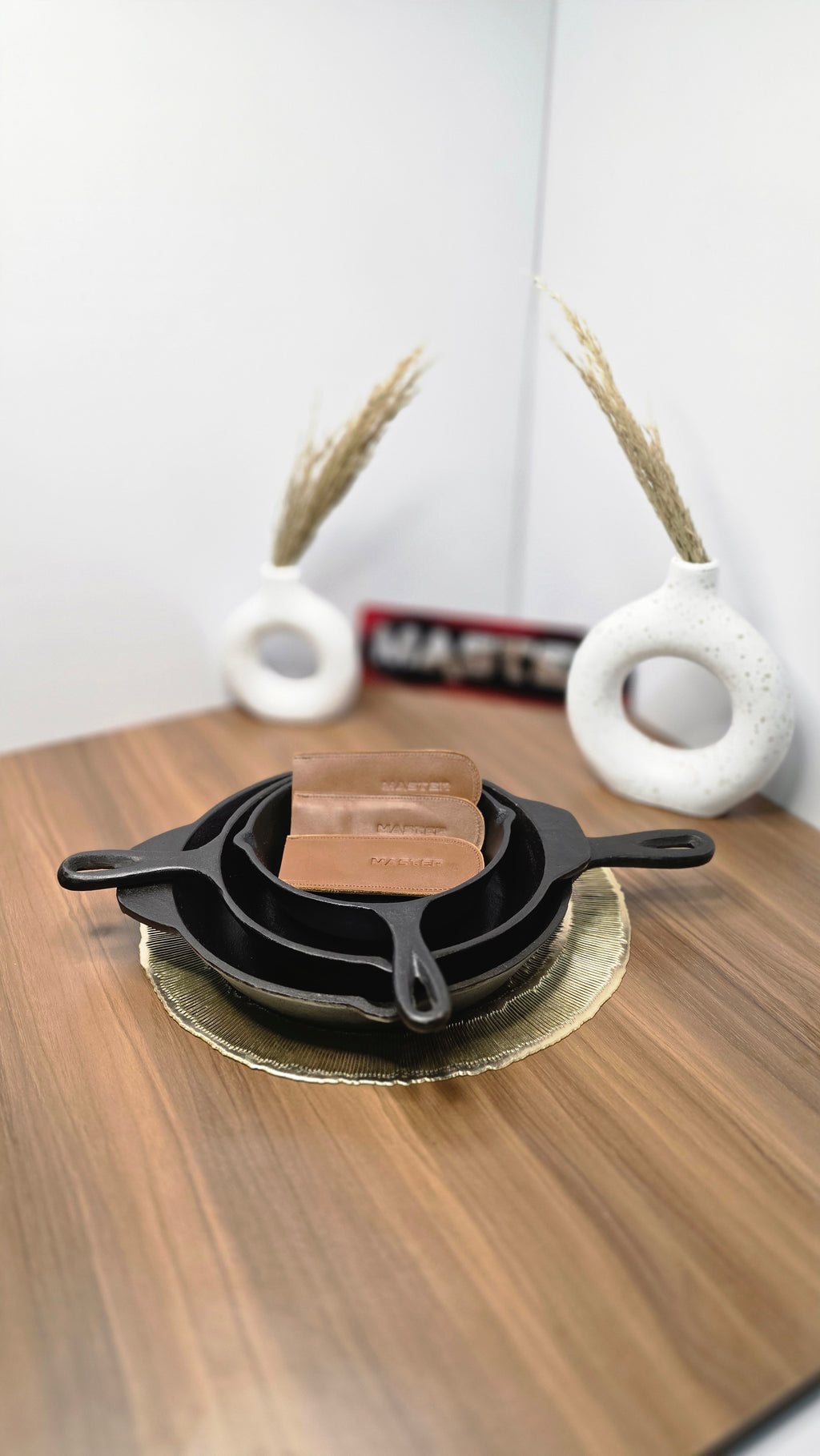 Set of 3 Skillet (20, 25, 30) with Leather Handle