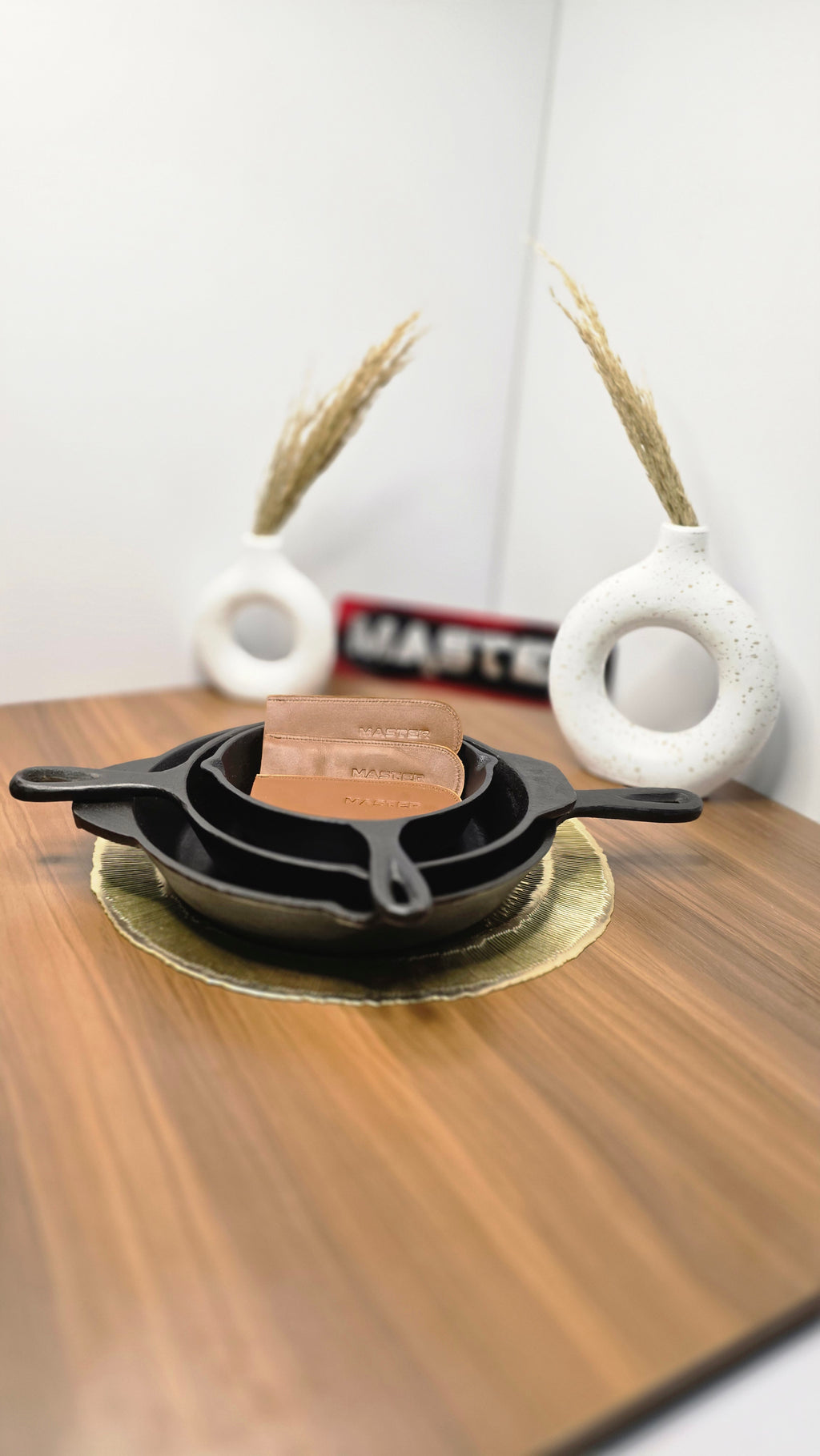 Set of 3 Skillet (20, 25, 30) with Leather Handle