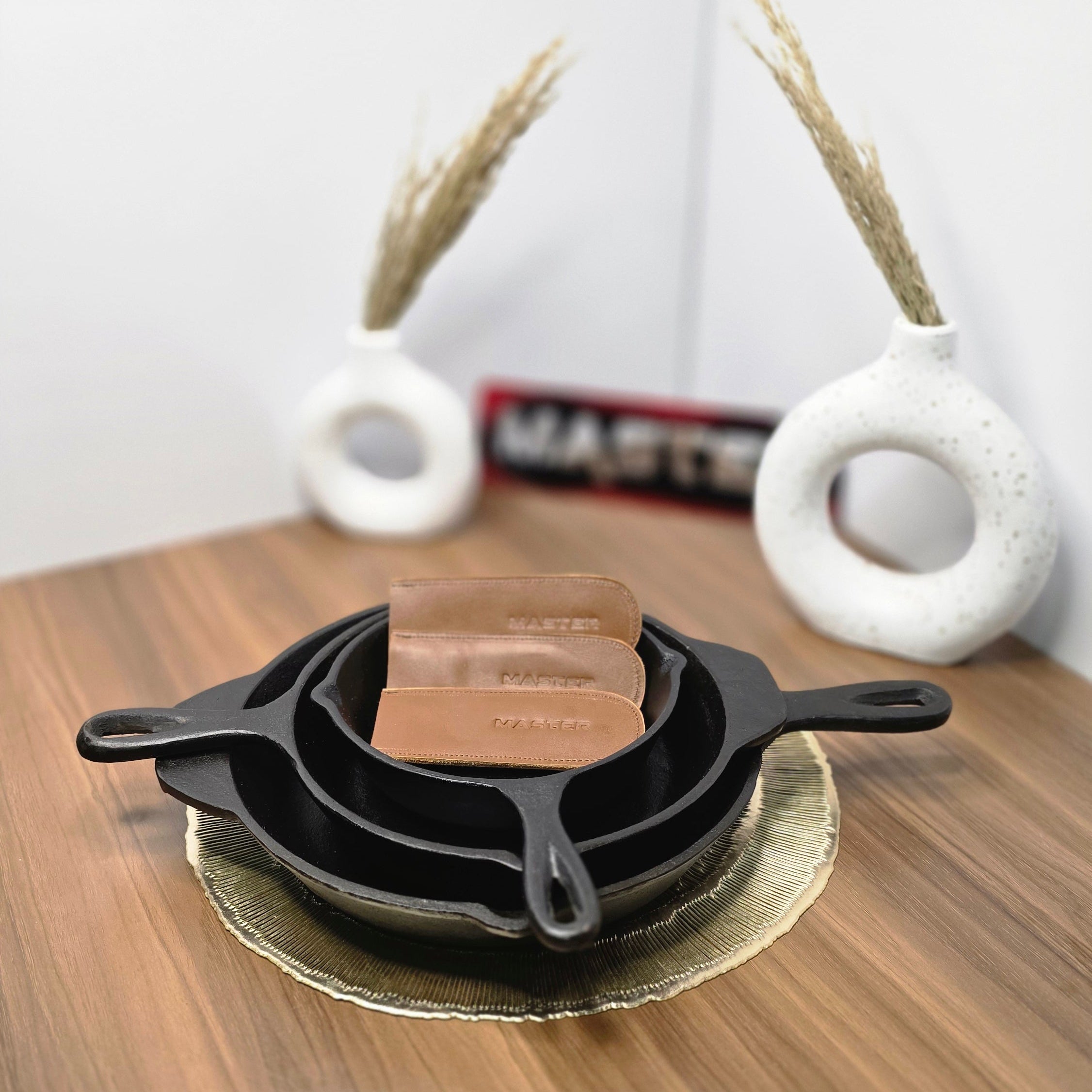 Set of 3 Skillet (20, 25, 30) with Leather Handle