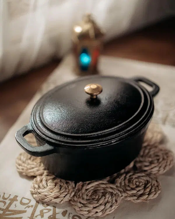 28 cm Cast Iron Oval Pot